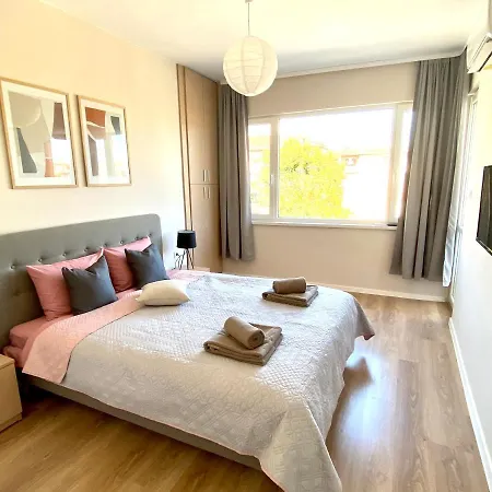 Apartment Centre Zara For 6 Guests On Main Street *