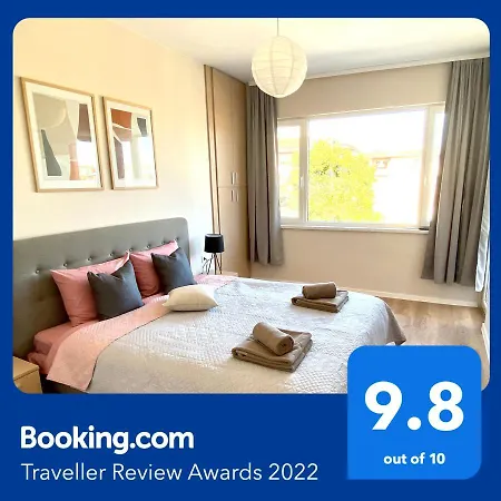 Centre Zara For 6 Guests On Main Street Apartment