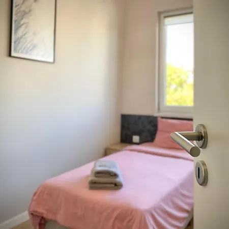 Apartment Centre Zara For 6 Guests On Main Street *